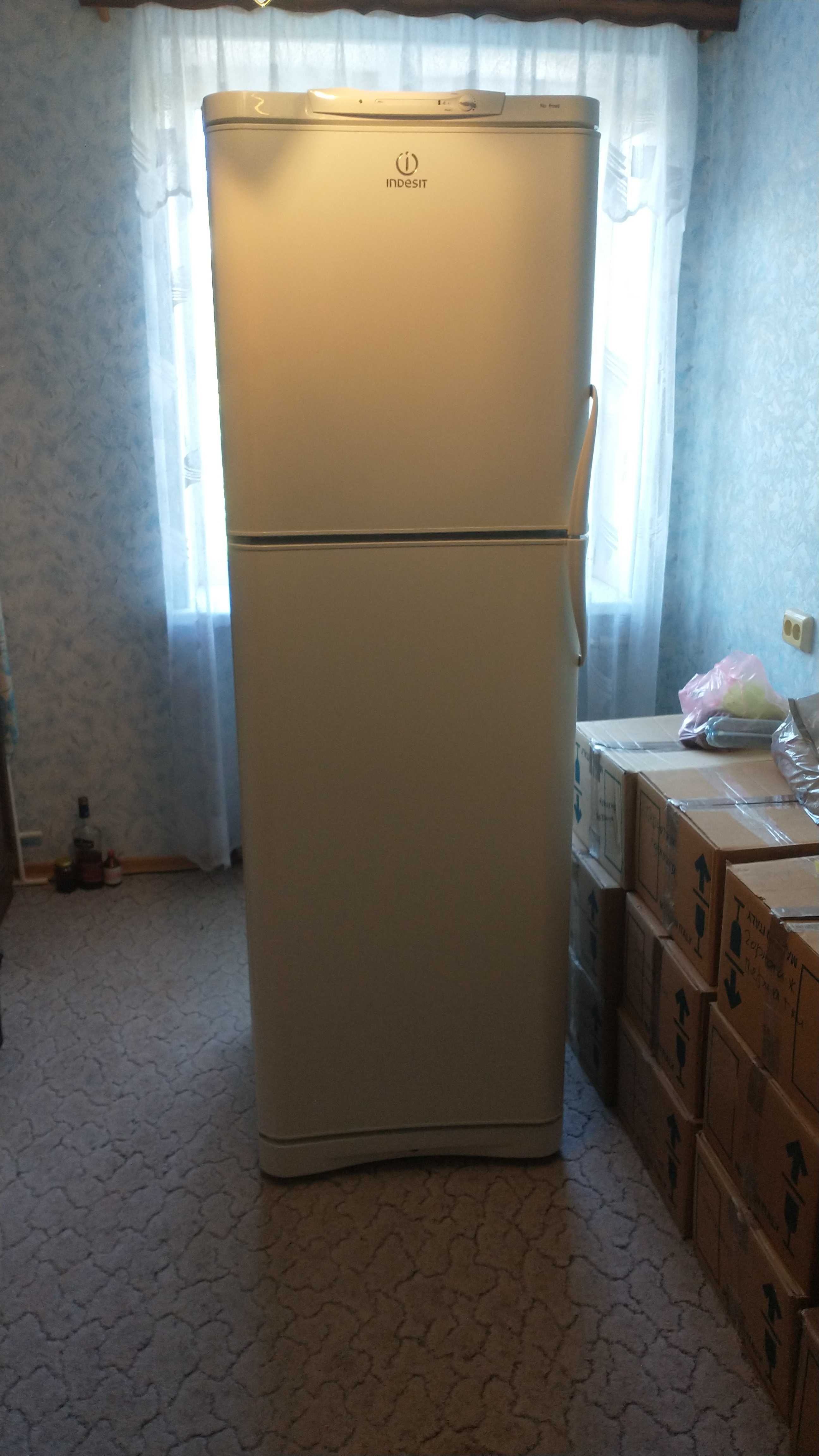 Холодильник Indesit r36 nfg.015 на разборку есть все и работает!