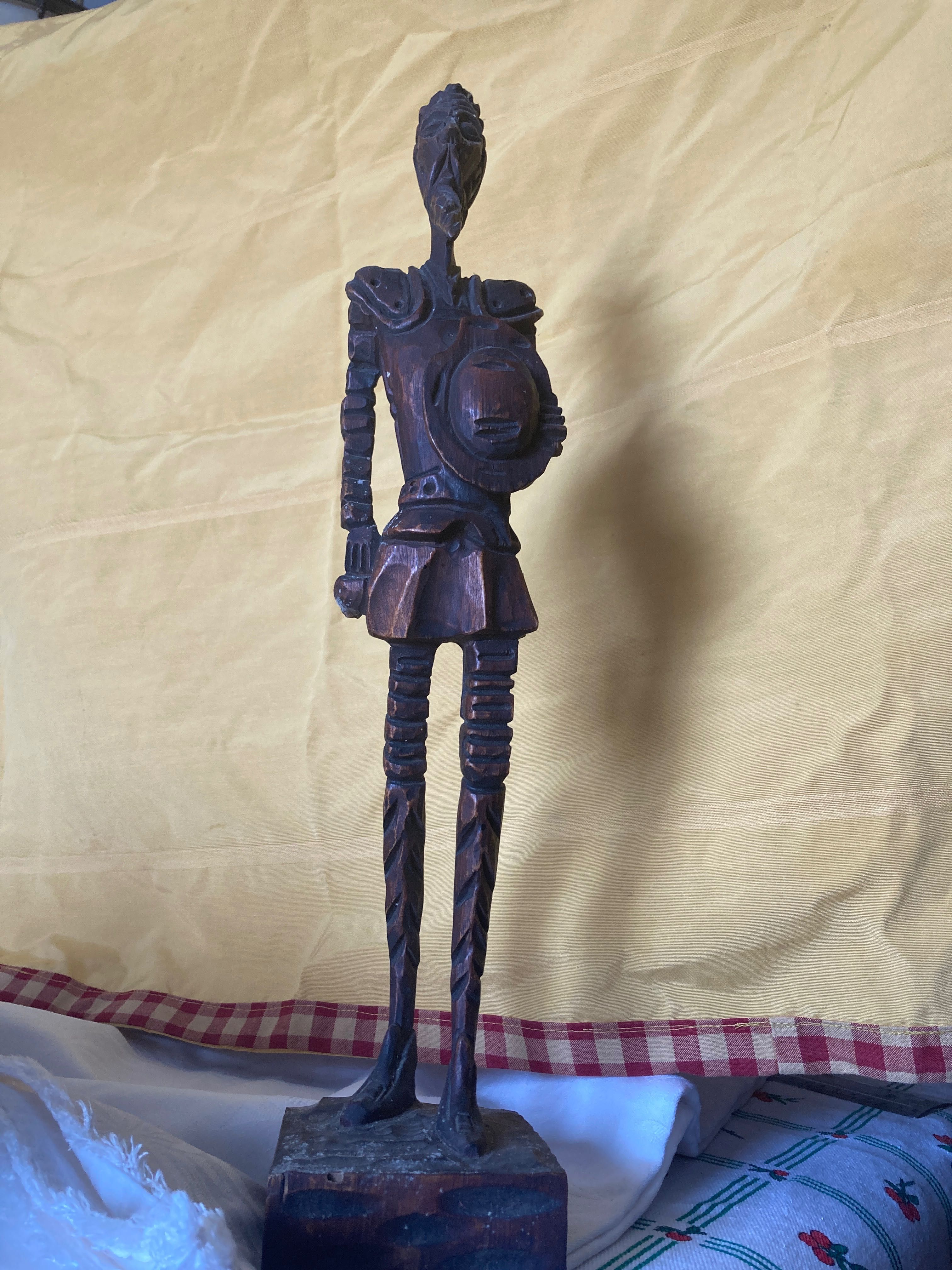 Escultura em madeira feita à mão. Dom Quixote antiga espólio . 46 cm