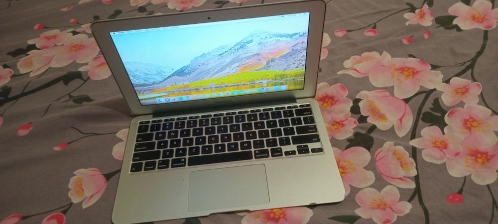 Продам макбук air