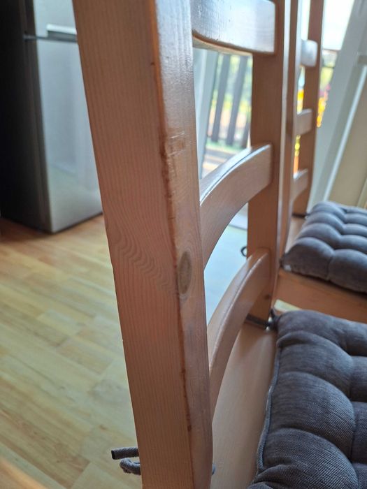 Sprzedam stół z krzesłami