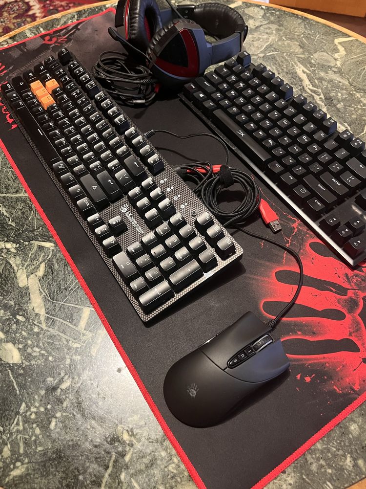 Механическая Клавиатура Bloody A4TECH,Hyperx Alloy fps pro,наушники