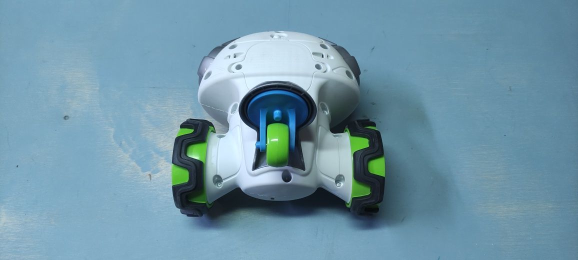 Robot Movi z Fisher-Price mówi i śpiewa po polsku i angielsku