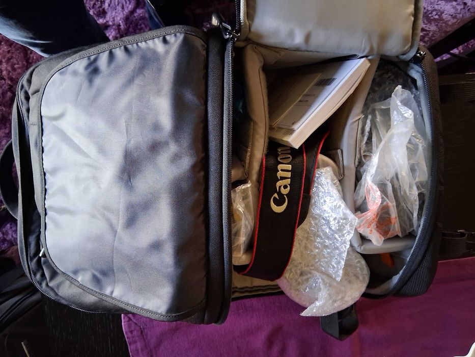 Máquina fotográfica Canon EOS 1000D