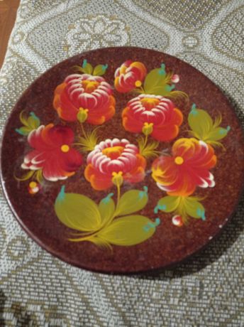 Декоративная тарелка , ручная роспись , дерево