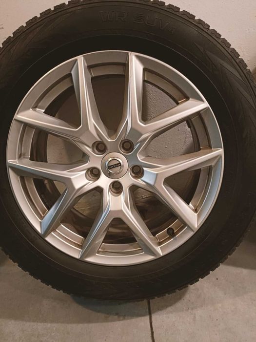 Oryginalne felgi Volvo R18 + opony zimowe Nokian WR SUV 4 235/60R18