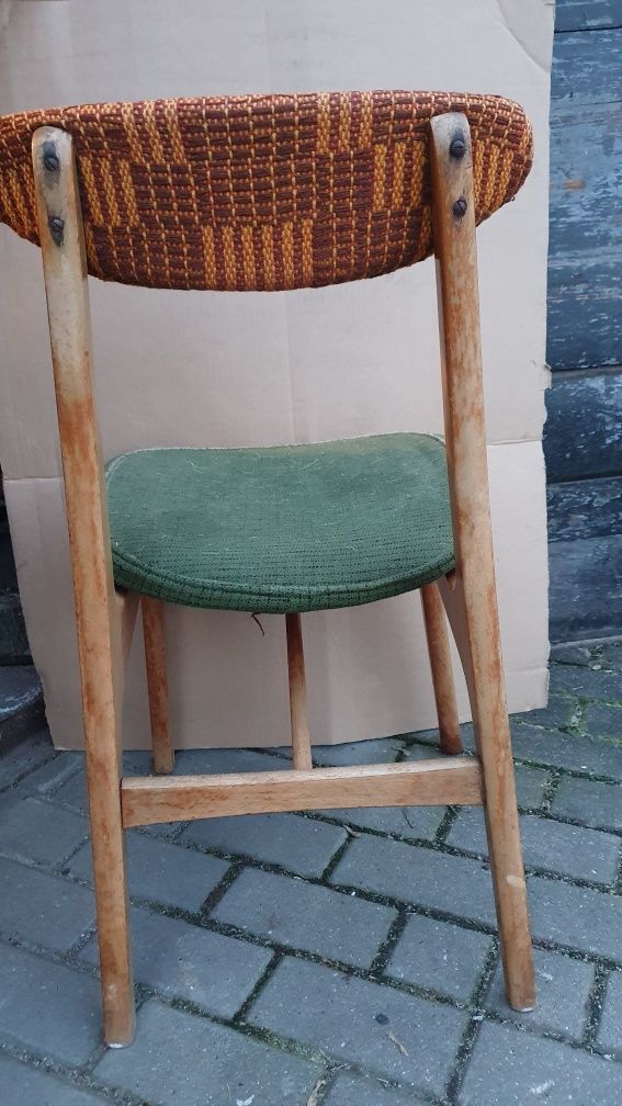 Krzesło z PRL-u, Hałas