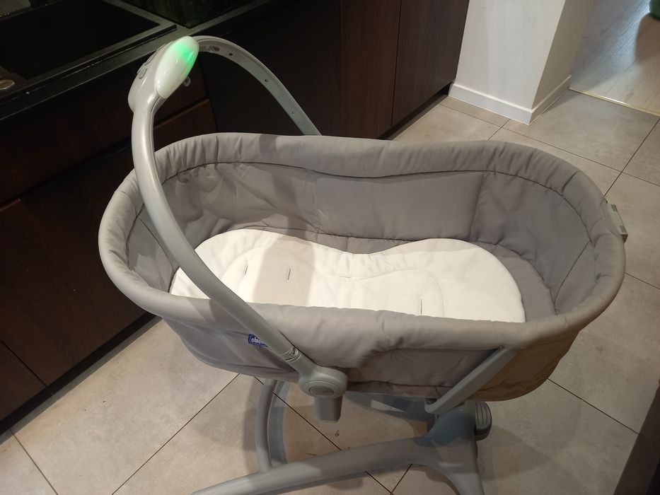 Łóżeczko dziecięce mobilne na kółkach Chicco Baby Hug 4w1