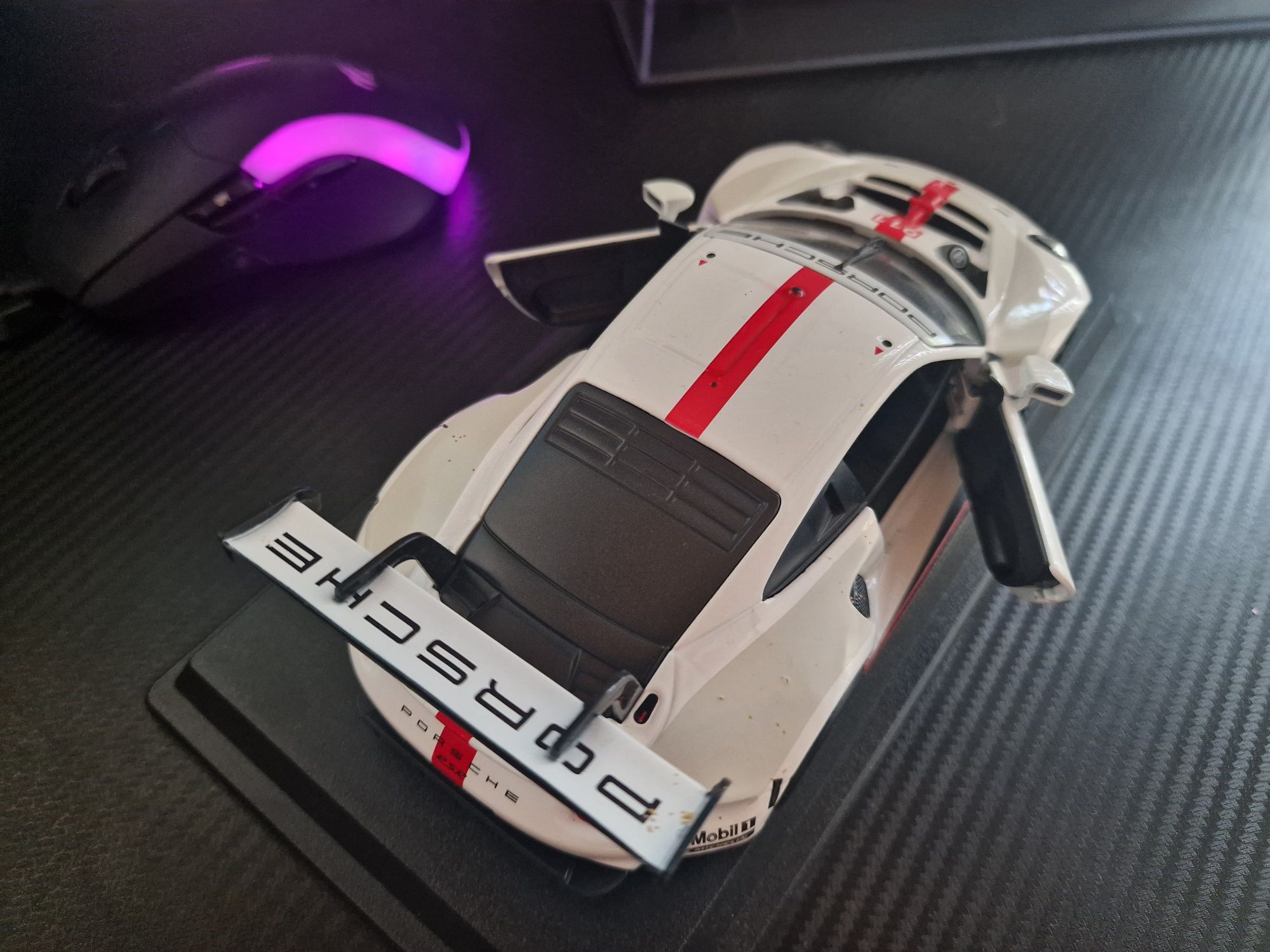 Porsche 911 RSR 1:24