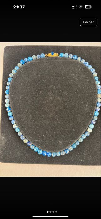 Colar de perolas azul