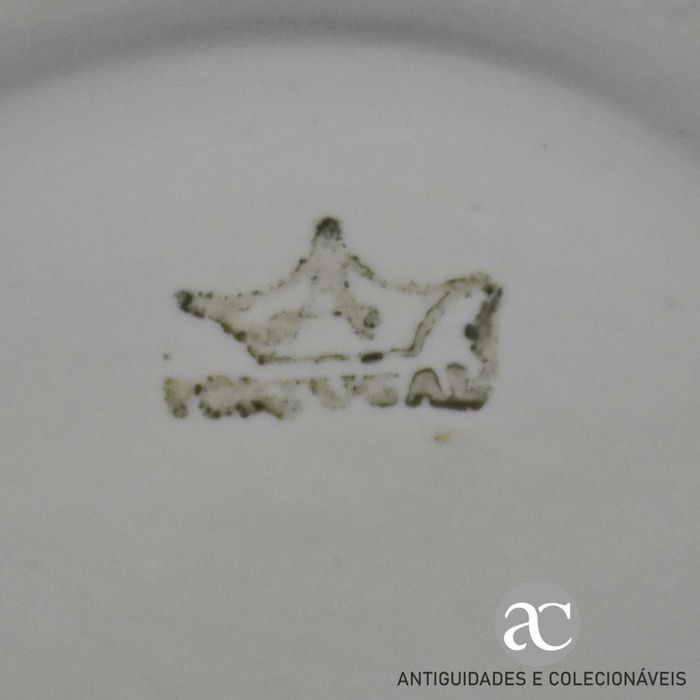 Pote com tampa porcelana Artibus, com apontamentos a ouro