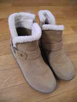 Botas com cunha menina tam31 e 32