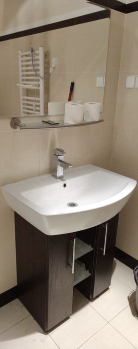 Sprzedam wanne umywalke szafke i wc