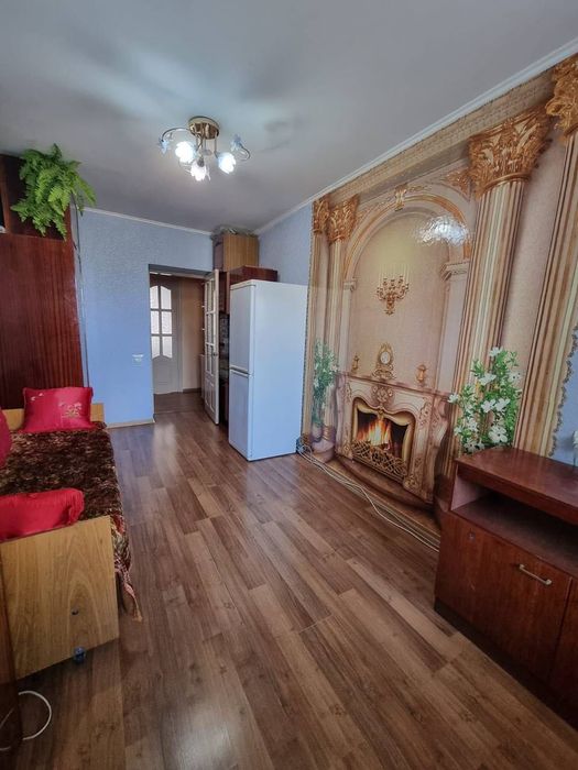 Продам велику квартиру на Юності!