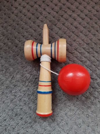 Zabawka zręcznościowa drewniana młotek z piłeczką