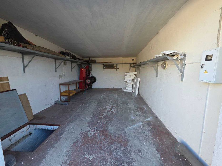 OS4 Продам жб гараж Сергеевская 27 метро Киевская В подарок прицеп Лев