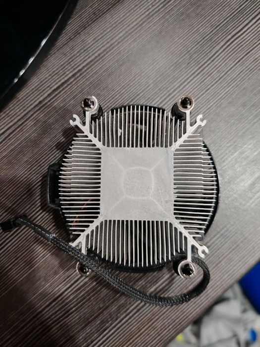 AMD Ryzen 5 3600 z oryginalnym chłodzeniem