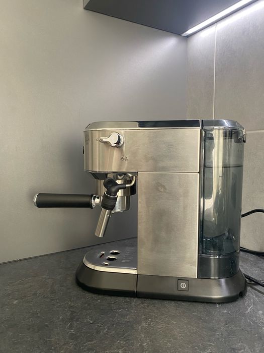 Кавоварка ріжкова Delonghi EC 685.M