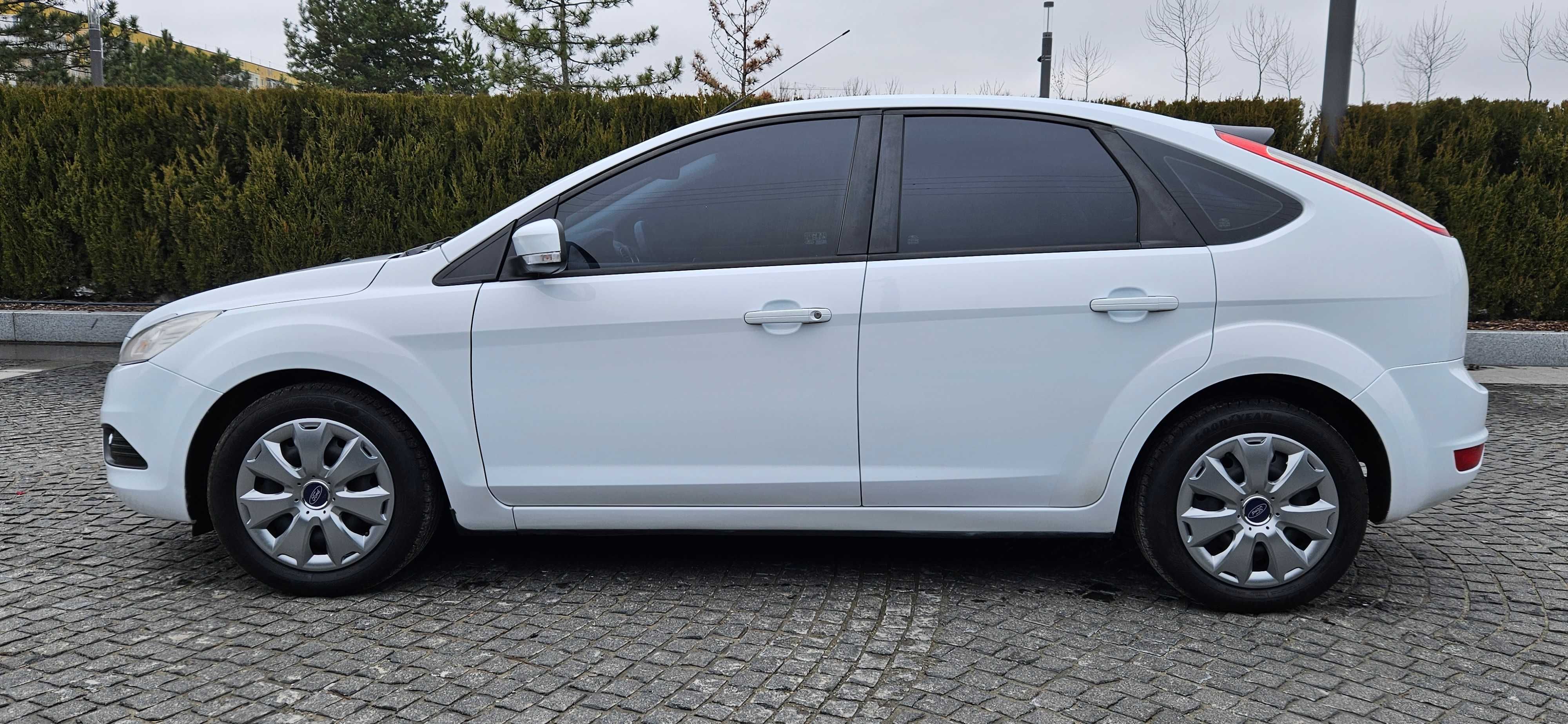 Ford Focus 2011 1.6 MT ГАЗ Евро 4 Форд Фокус 2 Рестайлинг Официал