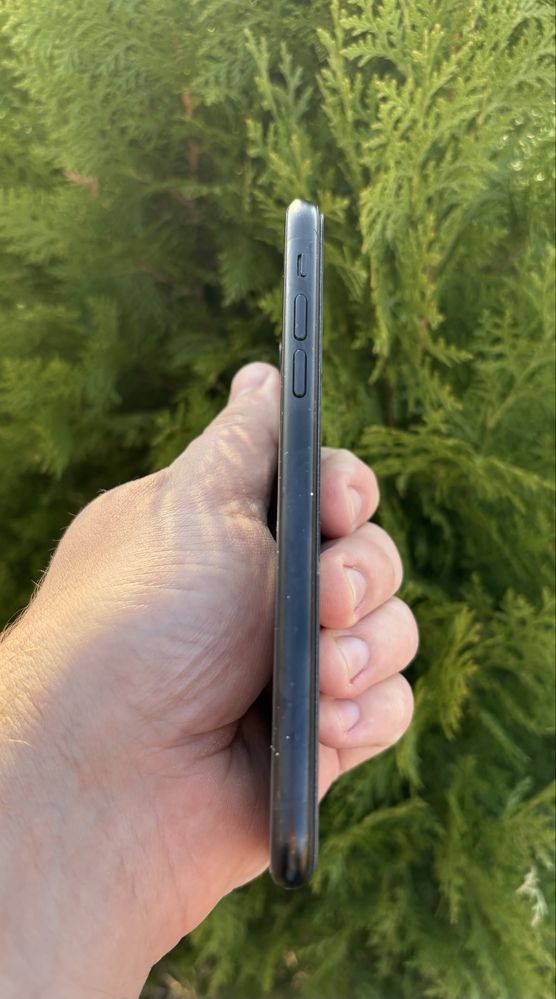 Продам Iphone Xr