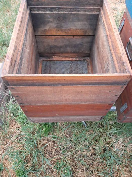 Продам 10-ти рамочные улья в количестве 10 шт.