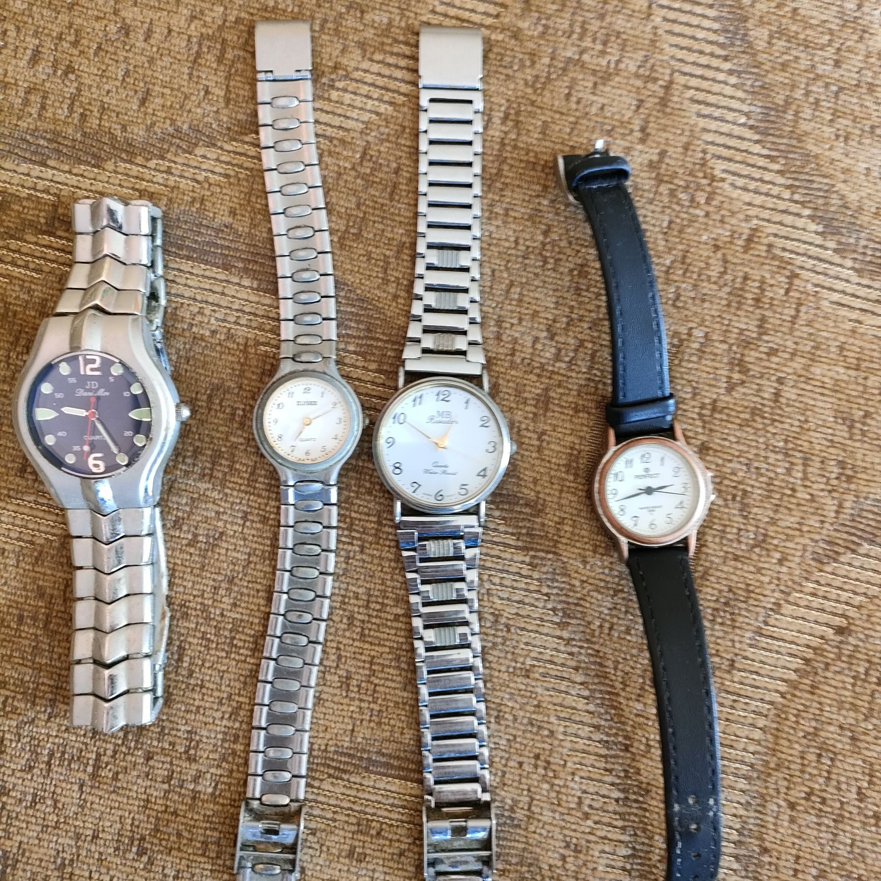 Stare zegarki, na części