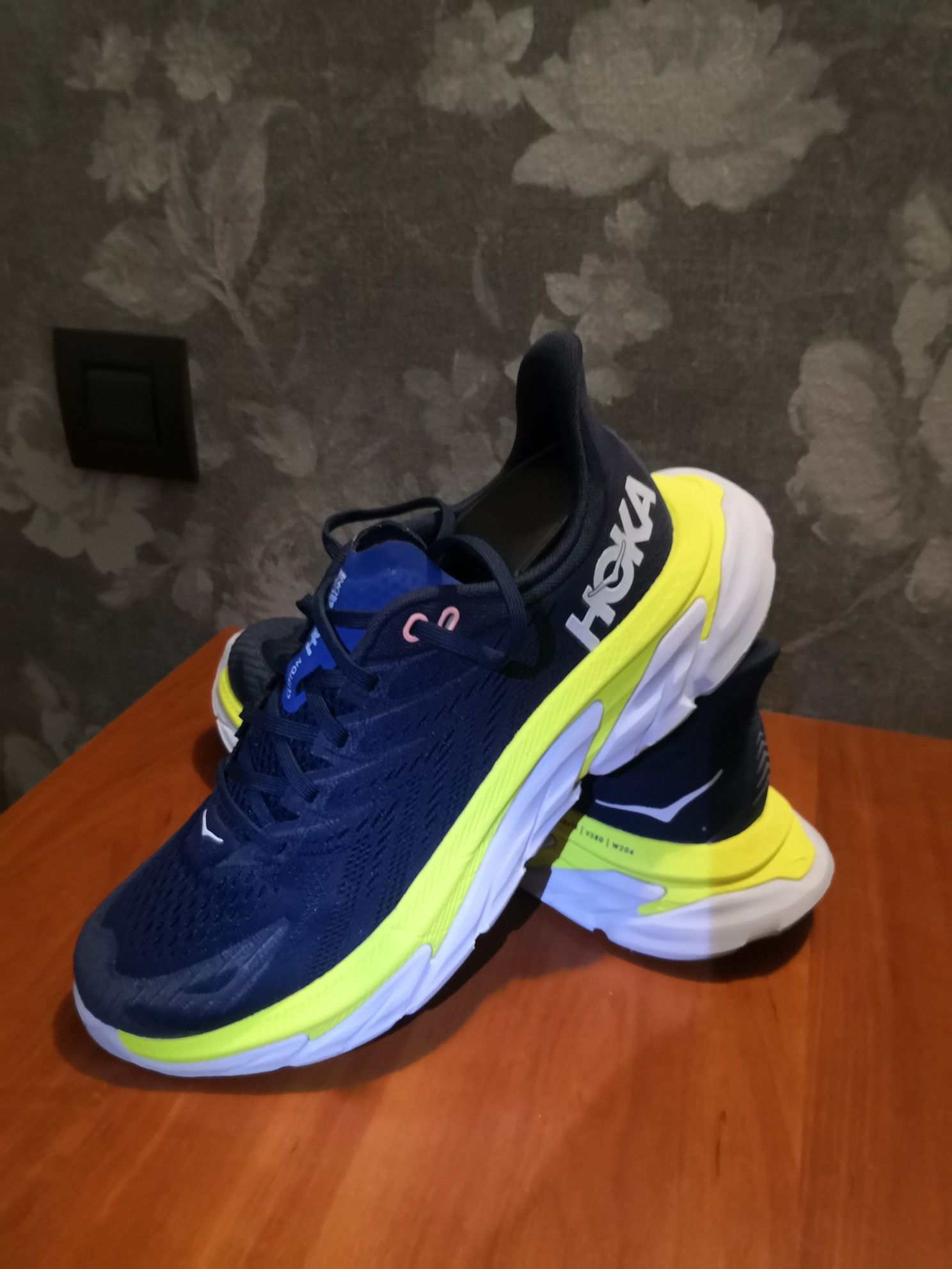 HokaClifton Edge W 40.5р