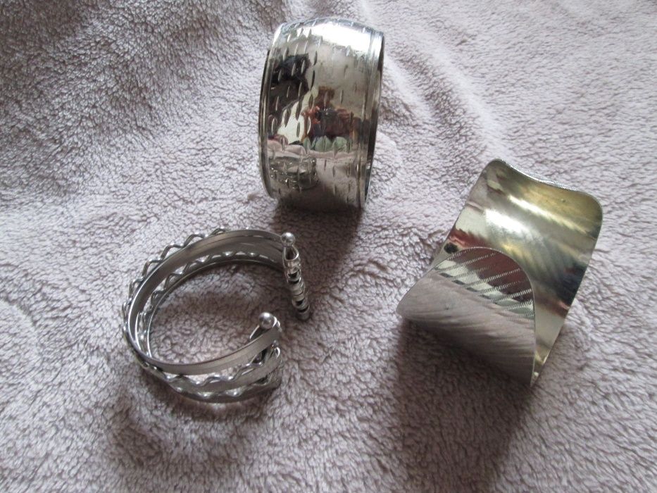 Varias pulseiras em bom estado