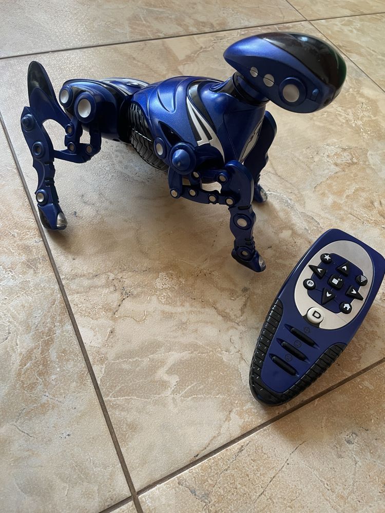 Робот-собака WowWee