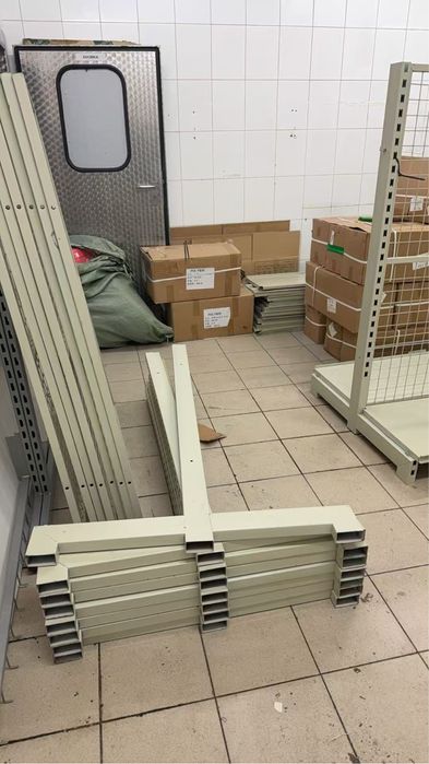 Regaly sklepowe dwystronne krata do łącznia szeregowego