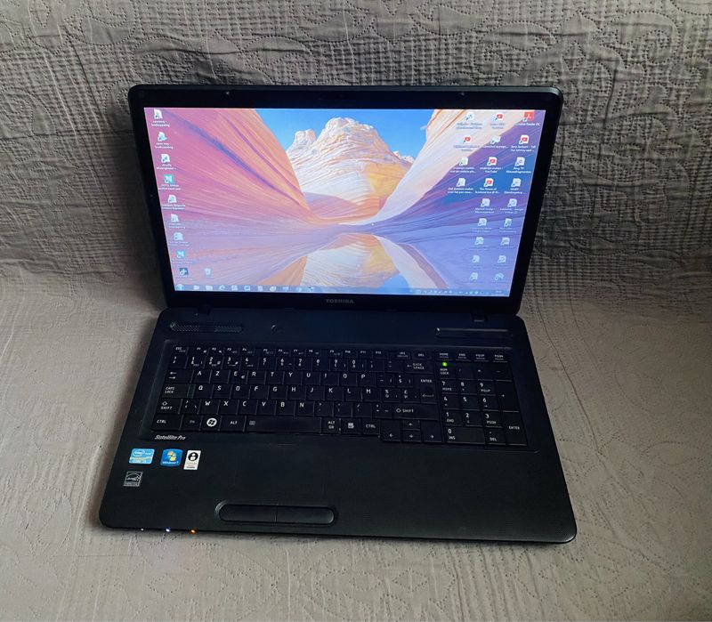 Ноутбук Toshiba Satellire pro L770-125 Intel core і3. Робочий