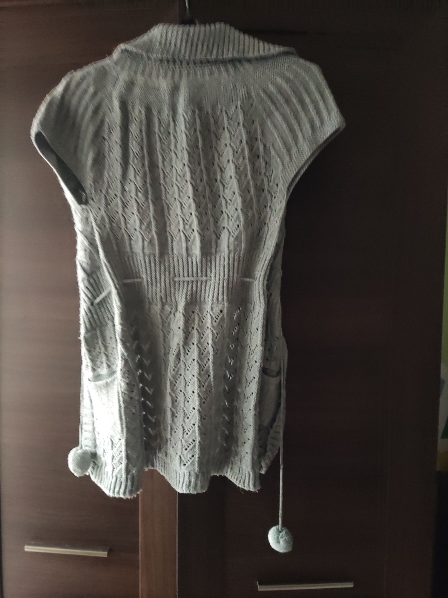 Sweter , narzuta dla dziewczynki na 134 cm