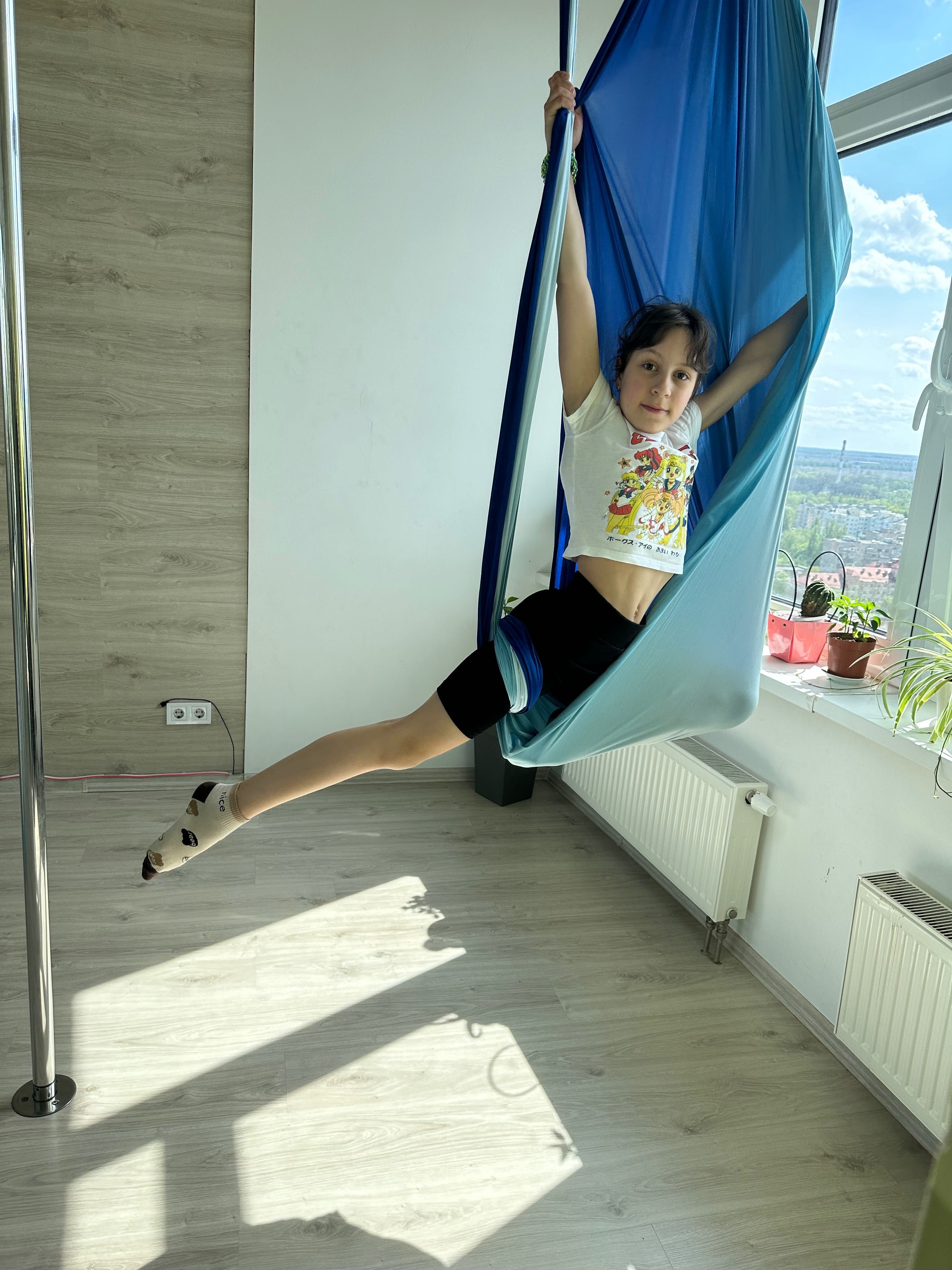 Заняття з повітряної гімнастики
