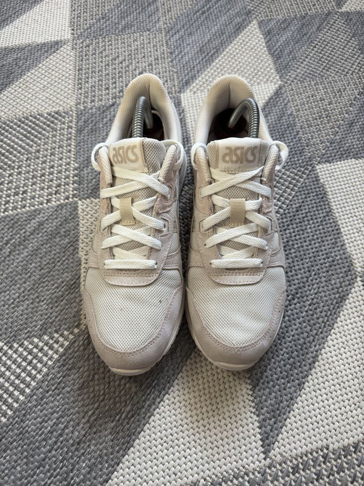 Жіночі кросівки ASICS Lyte Classic