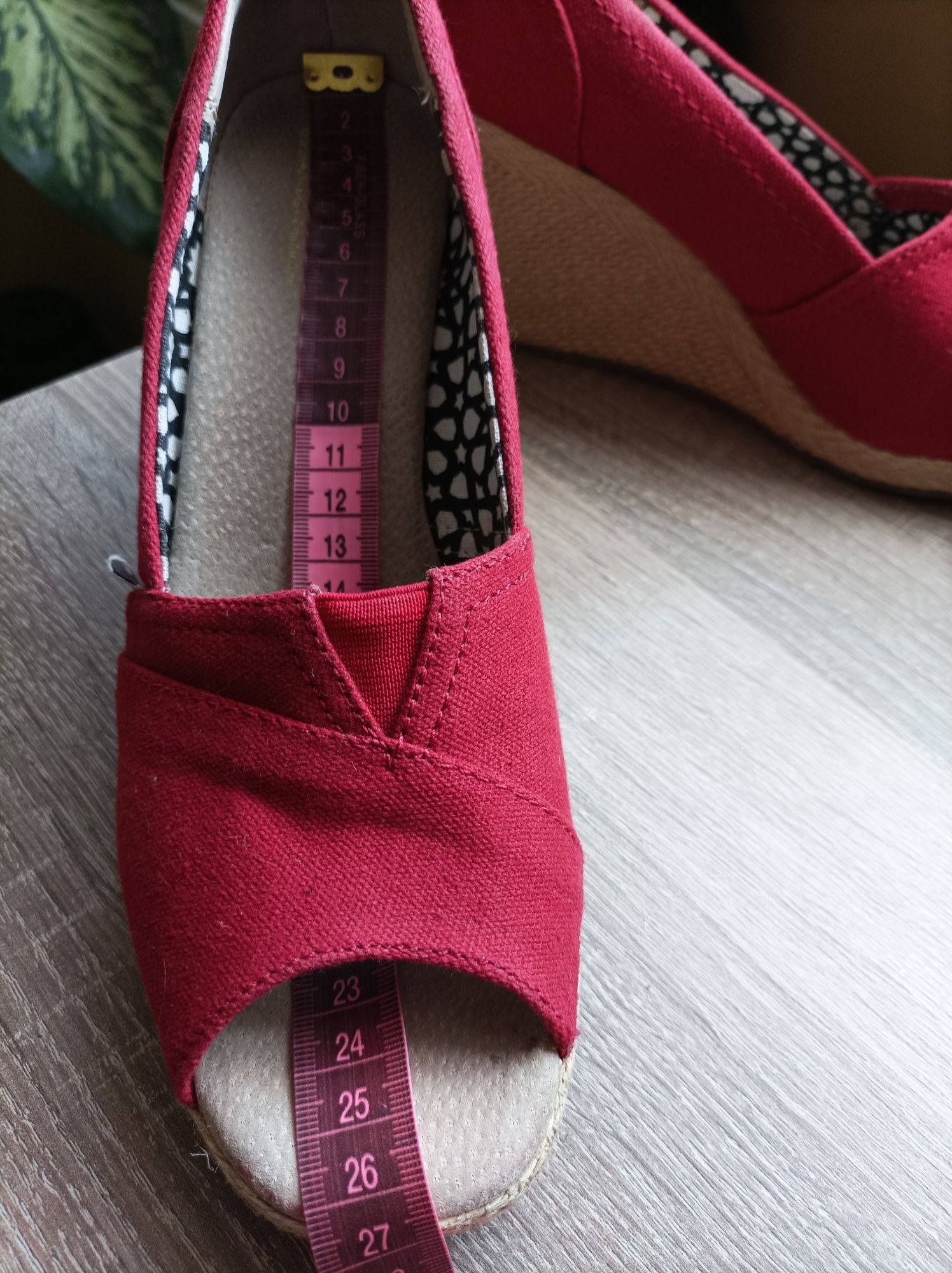 Buty na koturnie r. 10 (41) Toms