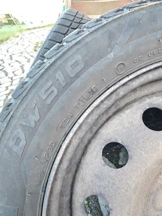 Opony zimowe 185/60/15 z felgami