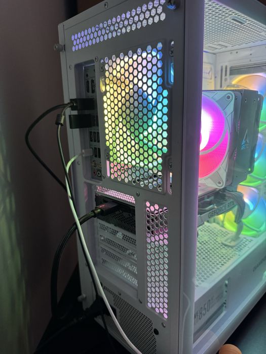 Komputer MAD DOG  R7-7800X3D 32GB ITB RTX4070Ti Super na gwarancji