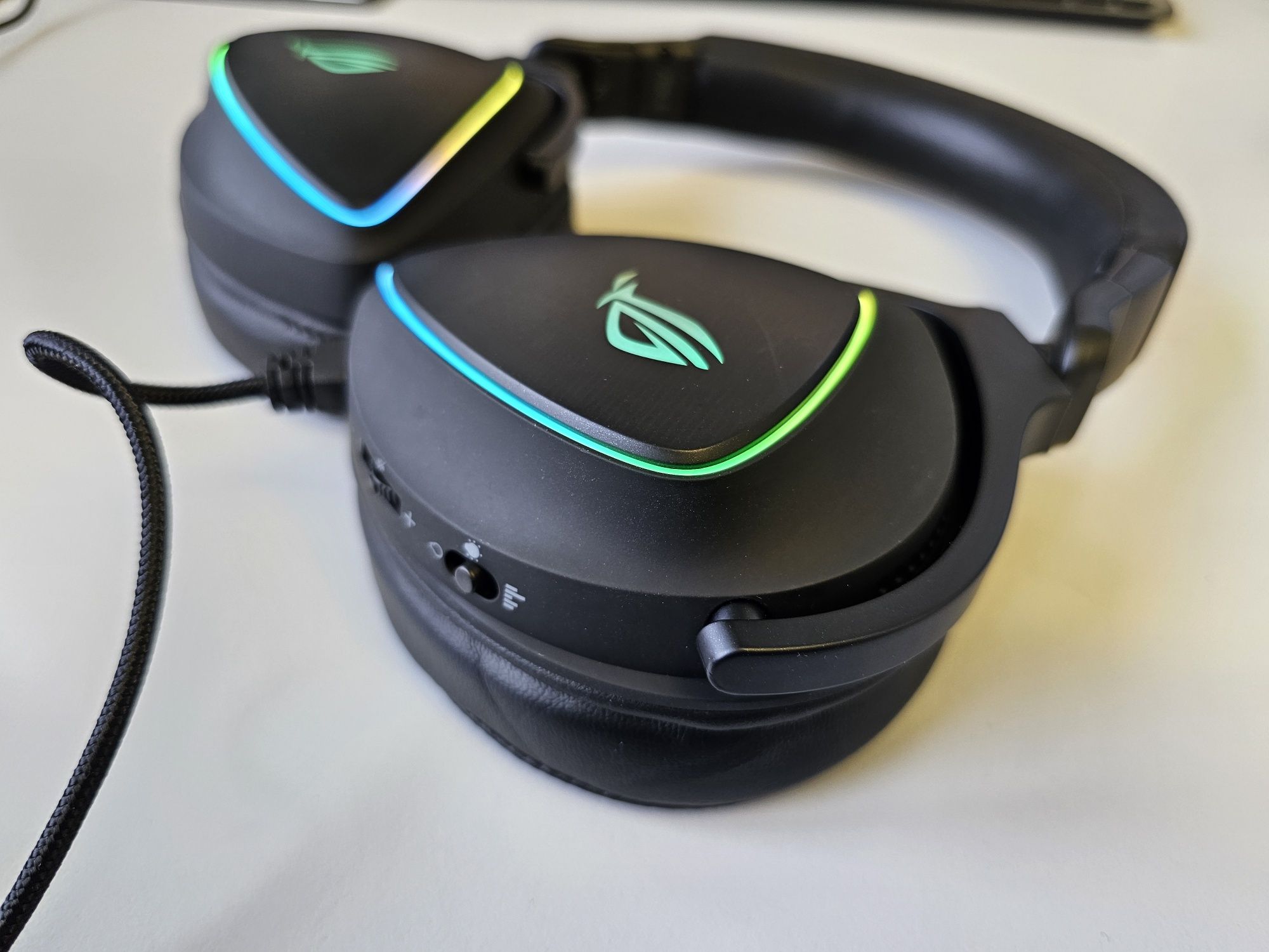 Навушники з мікрофоном ASUS ROG Delta S Quad-DAC ESS 9218 Hi-Res Audio