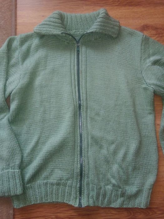 Sweterek, swetr, własnoręcznie robiony, oliwkowy r.44, wiosna,