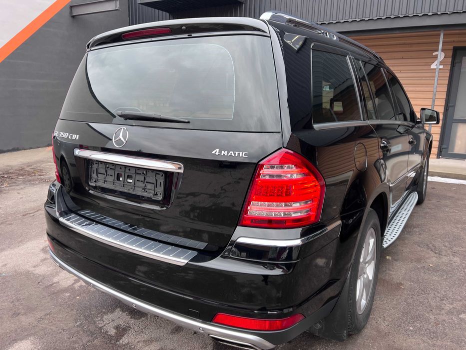 Стекло в крышку багажника Mercedes GL X164 скло задней двери скло ляды