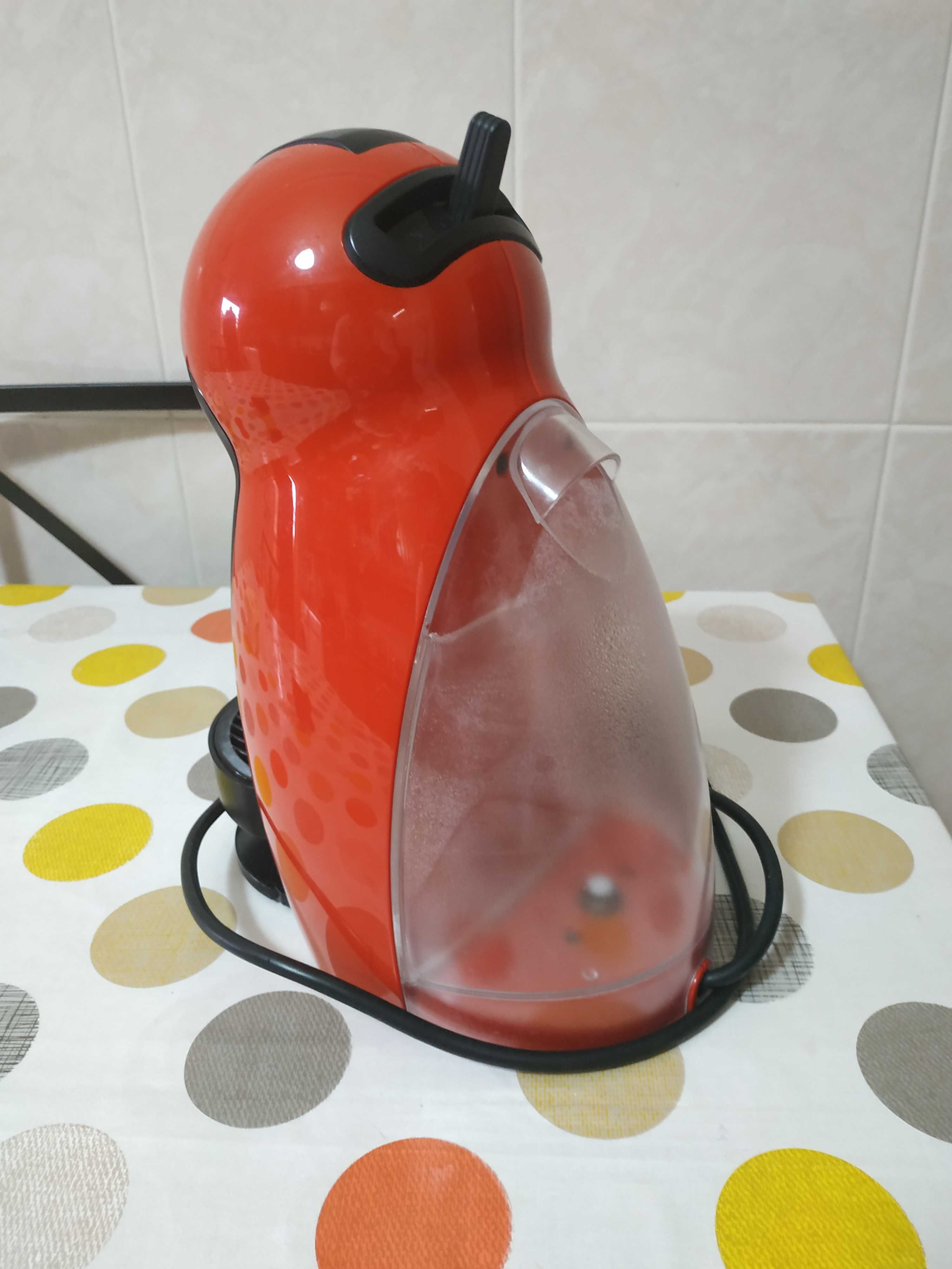 Máquina de café dolce Gusto ( Avariada )