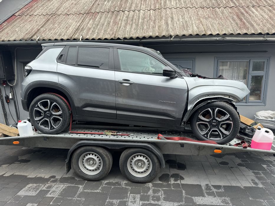 Бампер Jeep Avenger електро