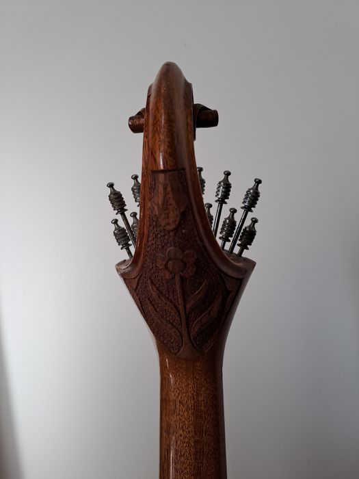 Guitarra portuguesa electrificada