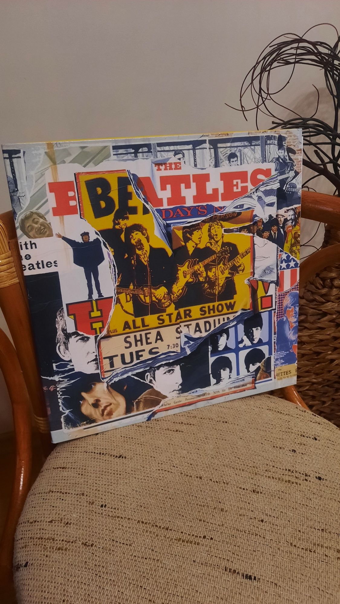 Коллекция пластинок The Beatles "Anthology" [1,2,3]