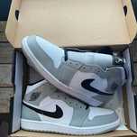Jordan 1 Mid Light Smoke Grey