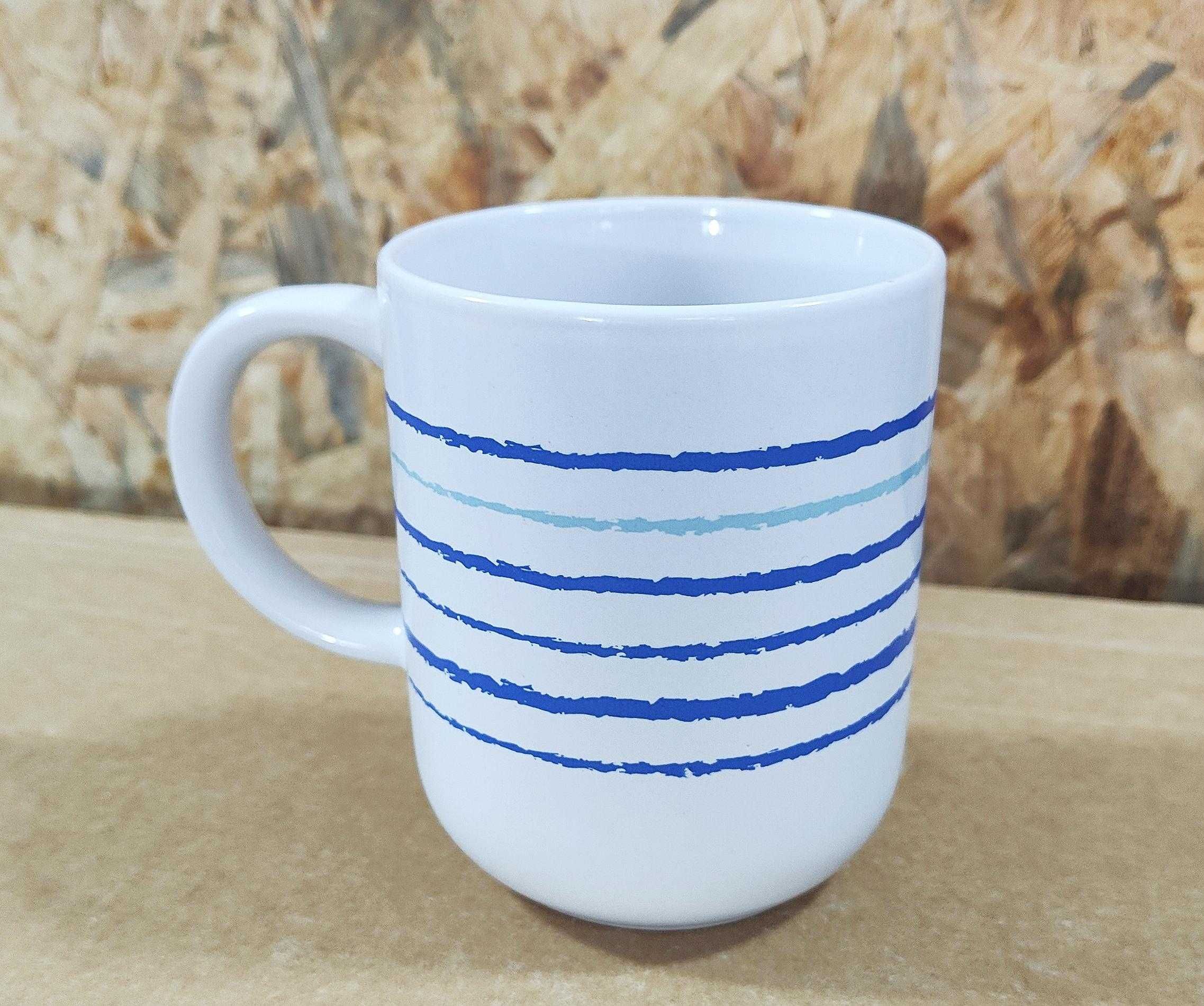 Caneca Listrada Azul.