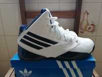 Tênis adidas 41,5