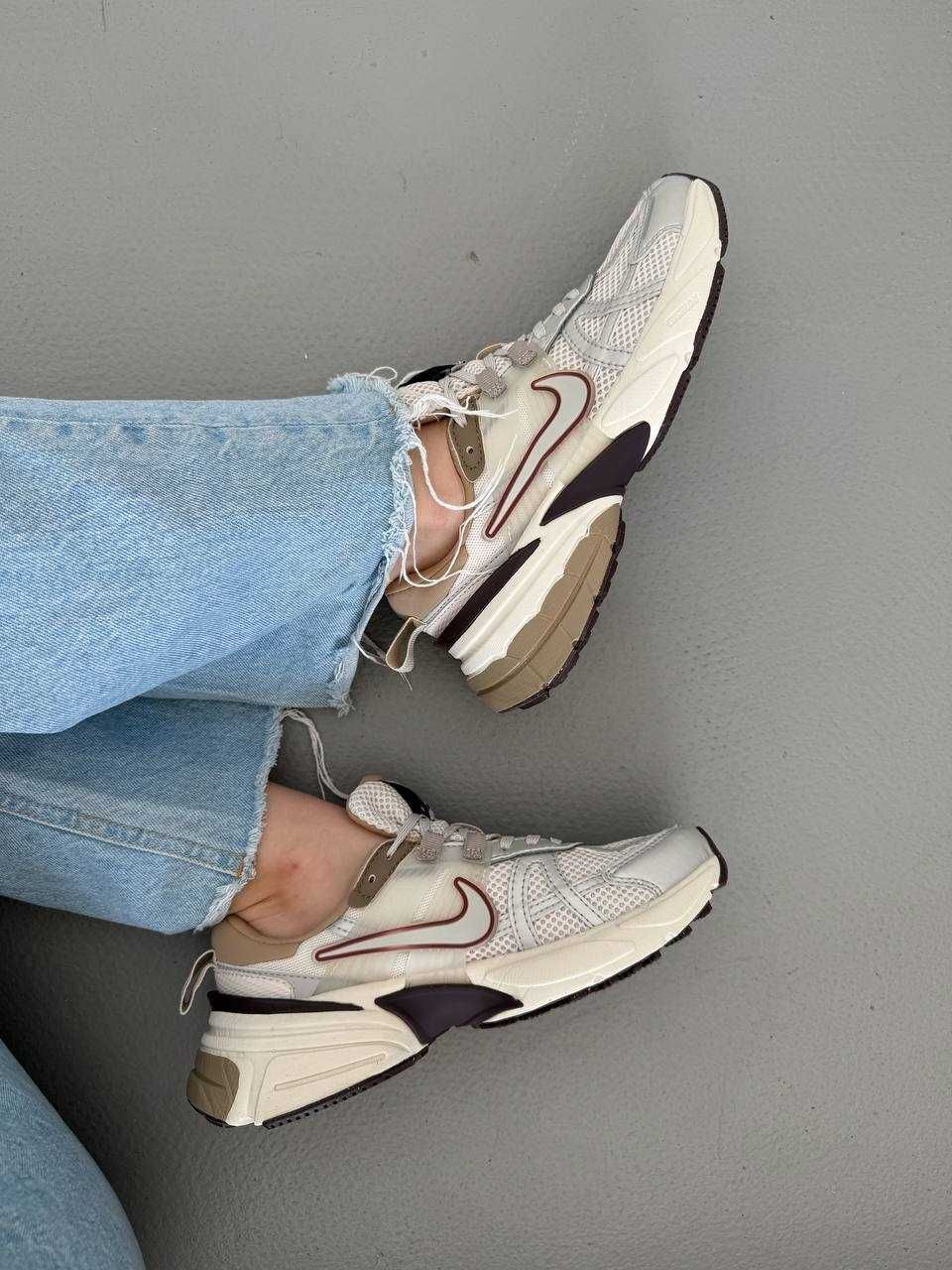 Жіночі кросівки Nike Runtekk бежевий з сріблом R9069 СУПЕР