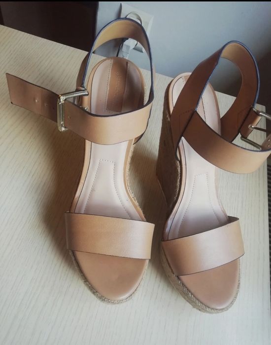 Wysokie koturny letnie boho Stradivarius