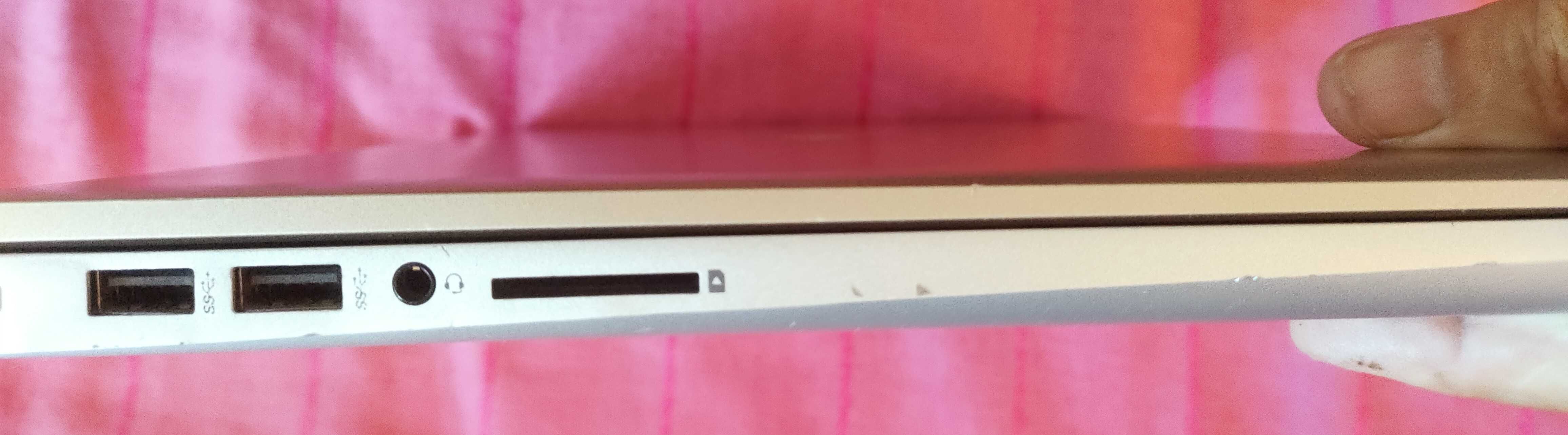 Ультрабук HP PAVILION 14-bk 7gen ddr4 8GB 128GB АКБ Зарядка гарн. стан