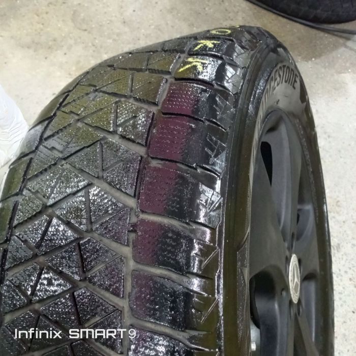 Зимова гума на дисках R19 275/55